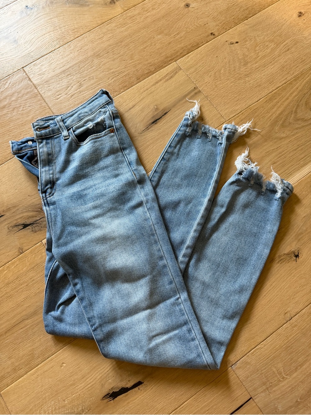 Cello Light Blue Raw-Hem Ankle Jeans